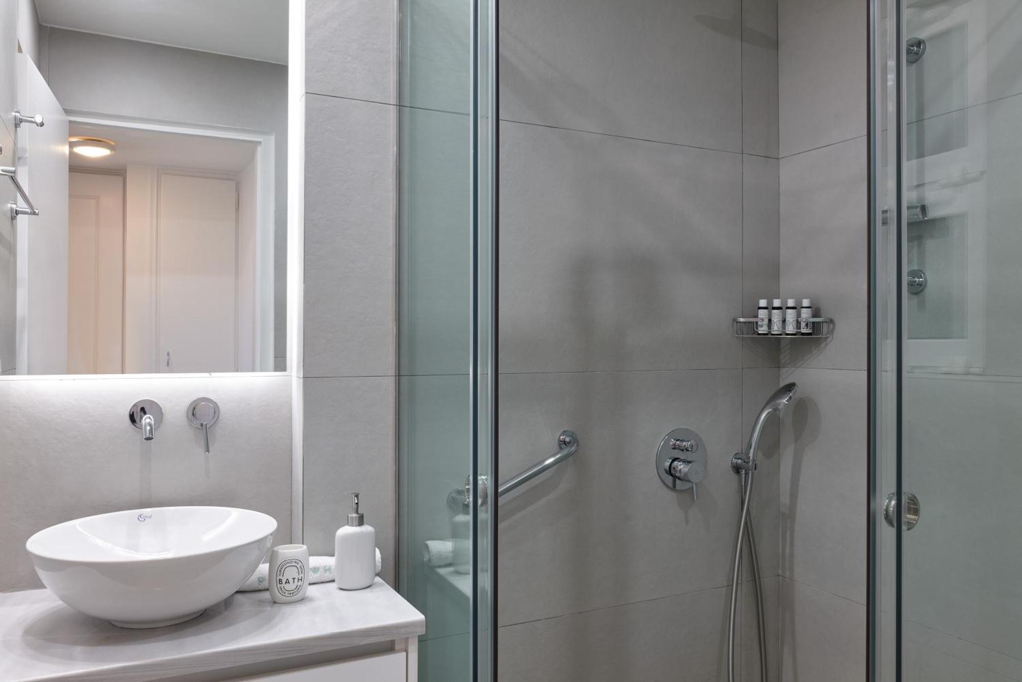 Chic One Bd With Hilton View